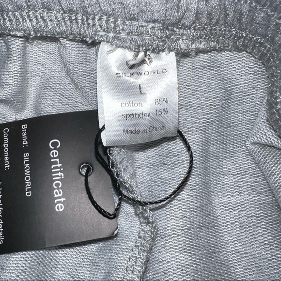 Silkworld Gray shorts with pockets size large - Picture 3 of 6